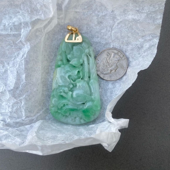 Elegant Expensive Green Jadeite Jade Pendant with 14k solid gold bail. - Picture 3 of 8
